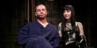 21yo inked femina with small boobs pussylicked by sub