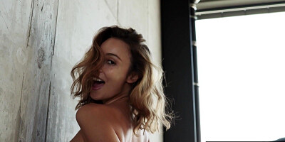 Colombian babe reveals her perfect boobs