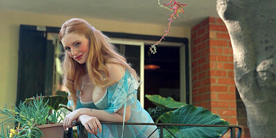 Natural redhead muse stripping outdoor