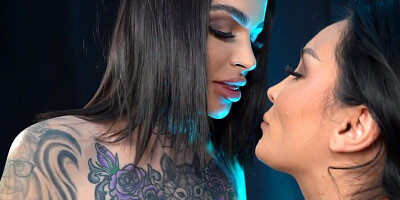 Busty tattooed lez licking GFs pussy in passionate dyke sex