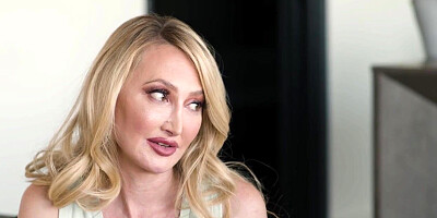 Kimmy Kimms satisfies Kendra James' sexual urges