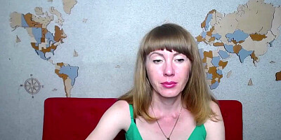 Ukrainian amateur MILF flashes tits on webcam