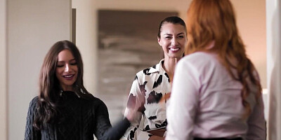 Lesbian staffs dp fuck busty milf client