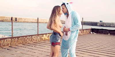 Holland hoe Taylor Sands fucks a guy in a unicorn onesie