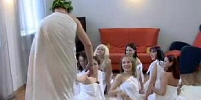 7 chicks for 1 studs troia bello duro per bene in fondo al rump e spacca tutto