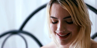 Teen chose like-minded chick to bonk in bed