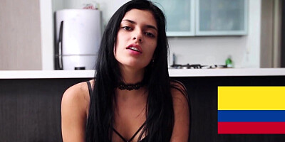 Gorgeous woman from Medellin sucking a big schlong