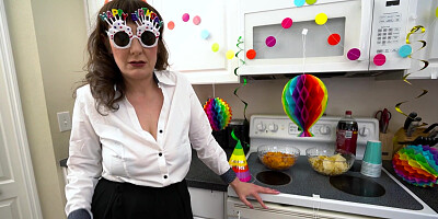 Stepmom and stepaunt birthday blowjob