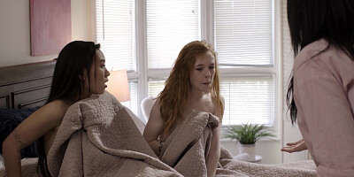 MILF stepmom licked by asian teen nd GF