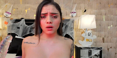 Curvey model shows her kinky halloween costume