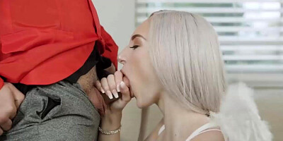 Big Tit Xmas Angel Skylar Vox gets Fucked