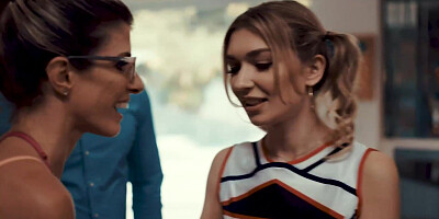 Cheerleader has no choice than to fuck