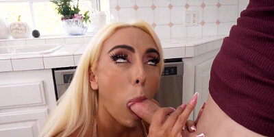 Stacked cougar pov sucks dick