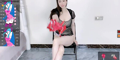 lin pussy play tease - is.gd/camsegs
