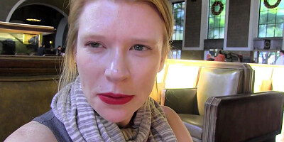 She puts on her gloves and starts the pussy show