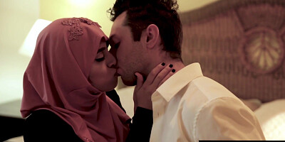 Religious Arab cleaner sucked big cock