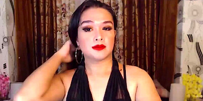 Brunette amateur in black on webcam