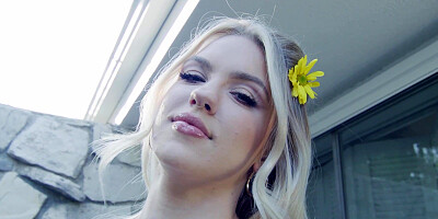 Hot lesbians Charly and Jazlyn play tig