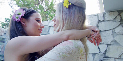 Hot lesbians Charly and Jazlyn play tig