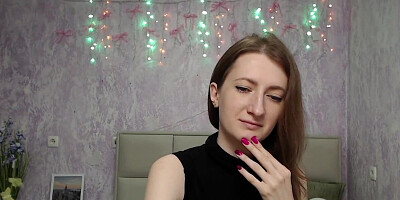 Amateur babe shows bra and boobs on webcam