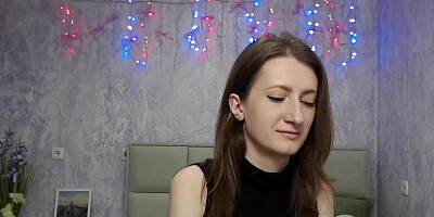 Amateur babe shows bra and boobs on webcam