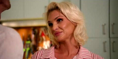 My friends hot wife send me her naughty videos