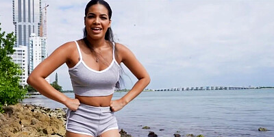 Beach pick up leads to hot ebony pussy fuck