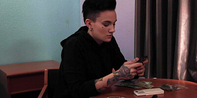 Strapon inked queer fucks GFs pussy n licks her in bathroom