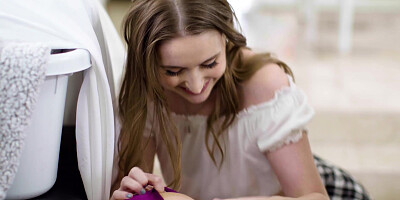 Teen plunged into stepmoms juicy ass