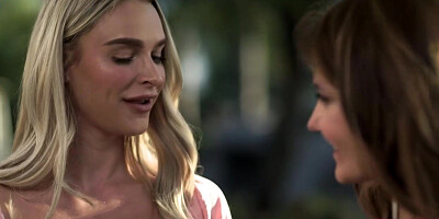 Blonde turns lesbian by 69 pussy licking