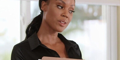 Busty Ebony lez babe facesitted by GF in pussyeating sex