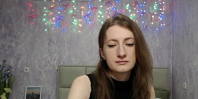Brunette amateur babe teasing viewers on webcam