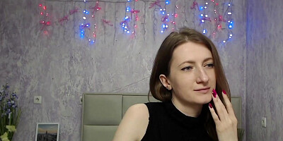 Brunette amateur babe teasing viewers on webcam