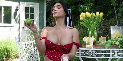 Big tits Latina Tru Kait shows hot body