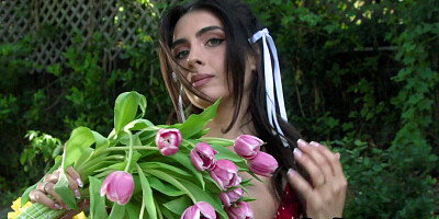 Big tits Latina Tru Kait shows hot body