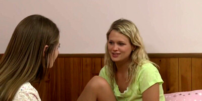 Teen lesbian girlfriends oral sex in the motel room