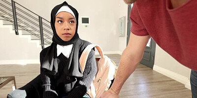 Donnie Rock offers Freya Kennedy to suck his cock