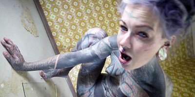 Tattooed model Anuskatzz masturbating