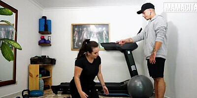 MAMACITAZ - Nana Bronw Quickly Turns Training Session Into Amazing Sex