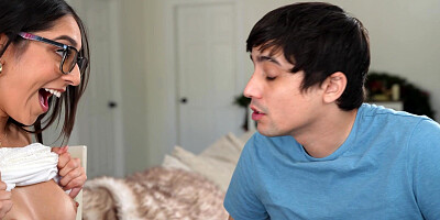 Kinky Latin swap stepsister sucked dick