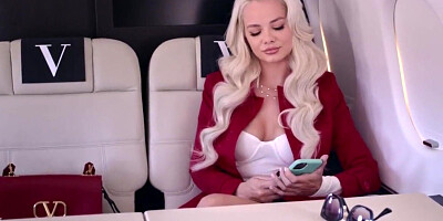 Famous influencer elsa lives out her anal fantasies