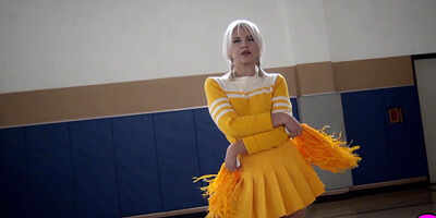 Lennon Elizabeth is a great cheerleader