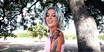 Beautiful Luna milks total stranger for rent money