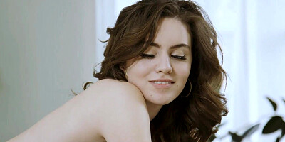 Freya Parker Massages Her Client 'Derrick Pierce's' Cock