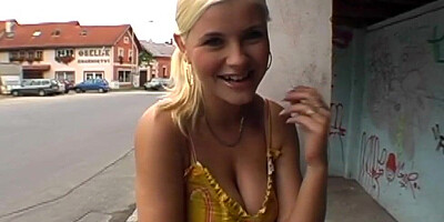 Public amateur babe POV fucked outdoor after casting