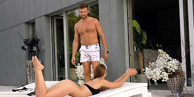Bikini hottie craves for anal fun outdoors