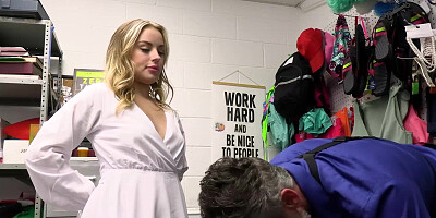 Officer bangs teen shoplifter over the table