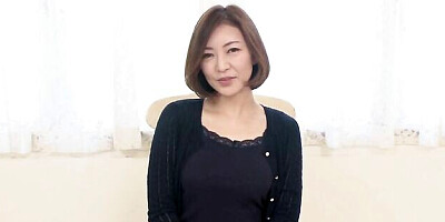 Emotional Hitomi's milf scene