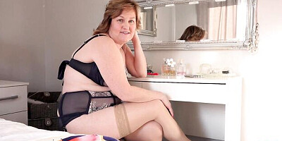 Mature pov video with natural madam from Aunt Judys XXX