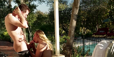 Teen girl wants to get naked and fool around with male